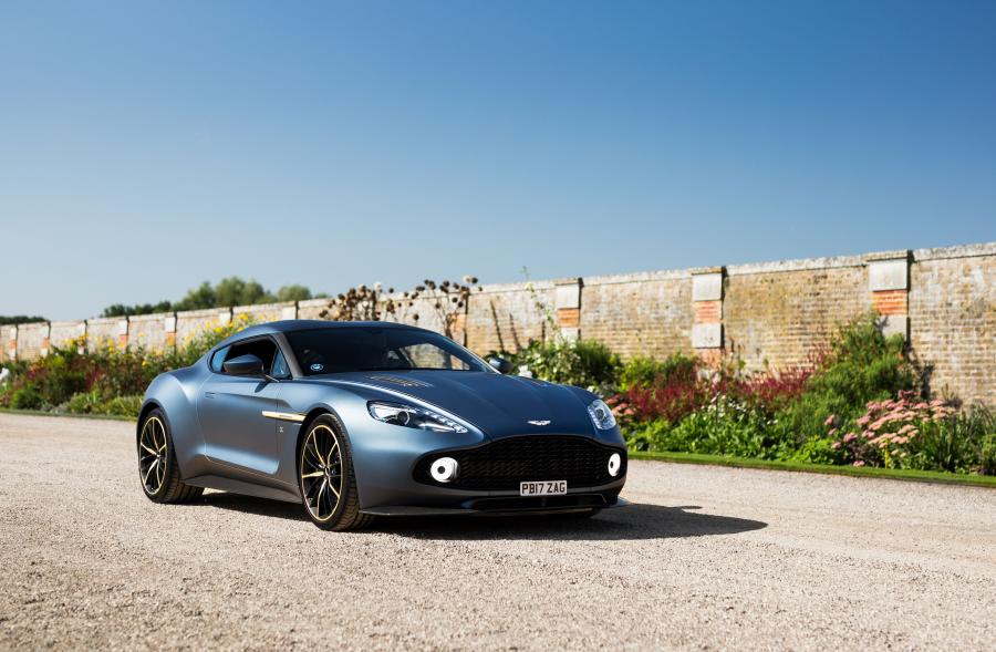  Aston Martin Vanquish Zagato 2017 года  (UK) (фото 1 из 43)